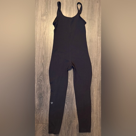 Aritzia TNABUTTER Shake-It Jumpsuit- Size: Medium (Black) - Picture 4 of 4